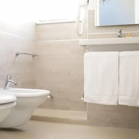 Elamar & فندق مبيت وإفطار 3*