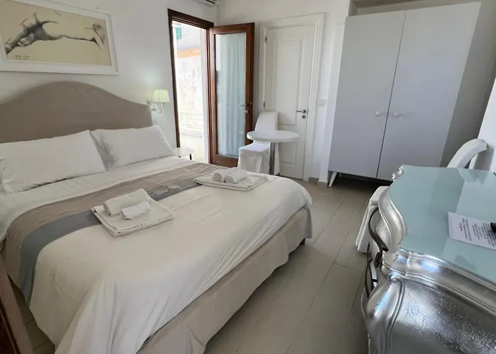 Elamar & فندق مبيت وإفطار غالّيبولي